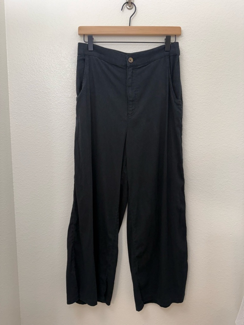 Hollister Ultra High Rise Wide Leg Culottes Medium